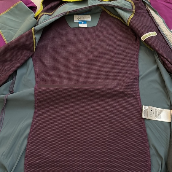 Columbia Women's ‘Sweet As Softshell Berry Jam’ Omni-Shield Jacket - Picture 12 of 12